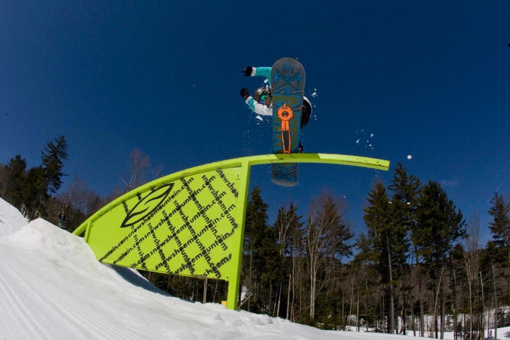 Mountain Lodge Snowshoe Dış mekan fotoğraf